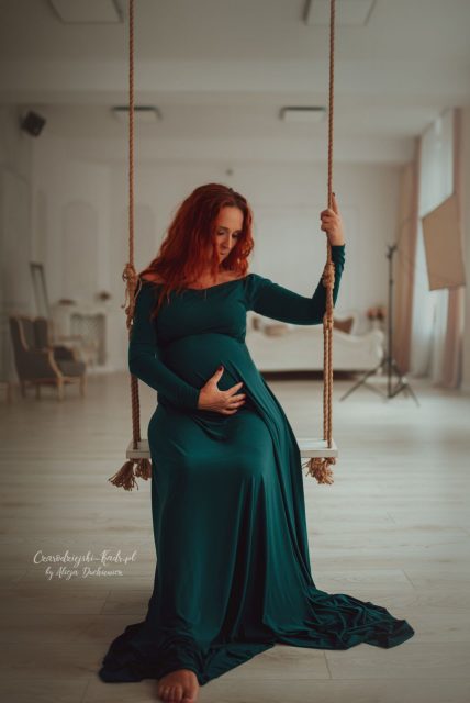 fotografia pięknej kobiety w ciąży
